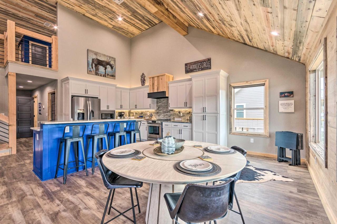 Upscale Riverfront Home With Beach And Fire Pit! Glenwood Esterno foto