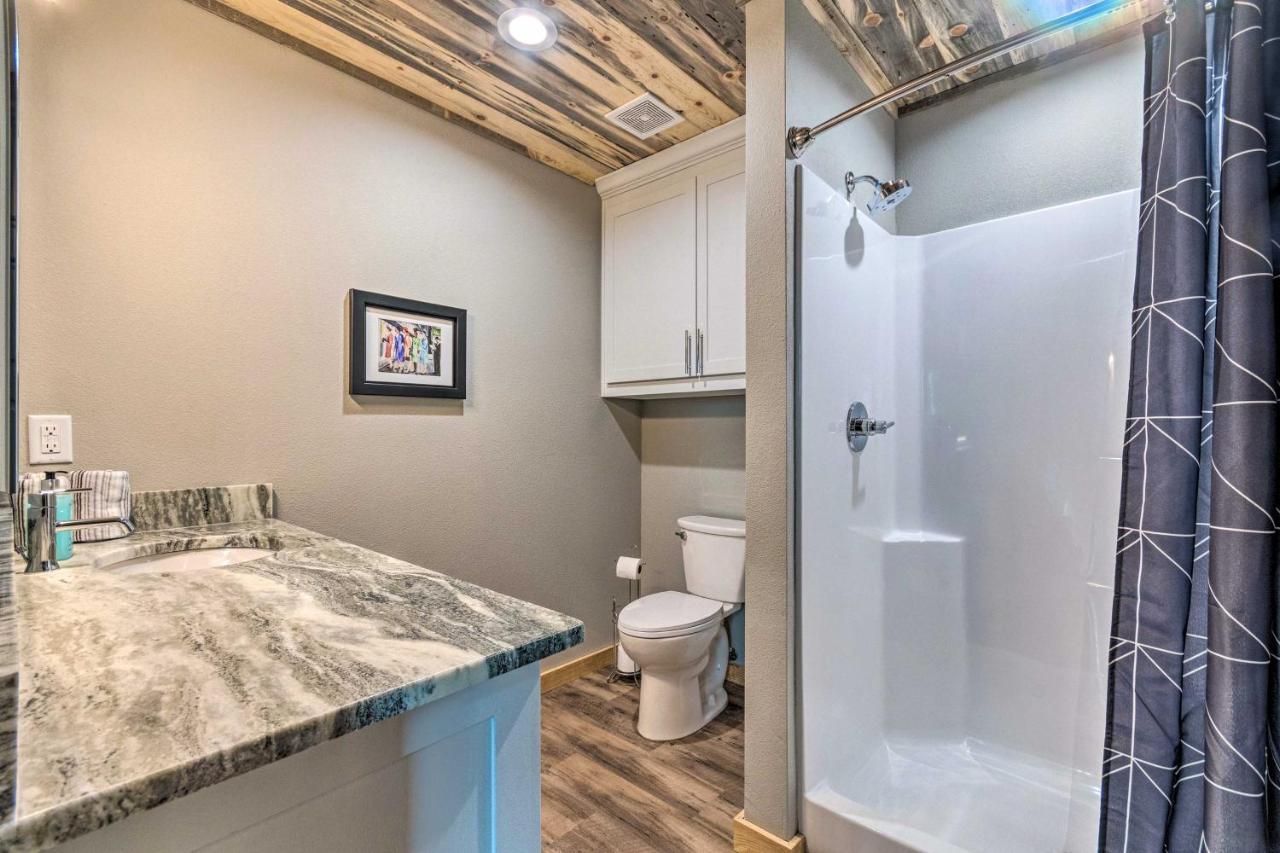 Upscale Riverfront Home With Beach And Fire Pit! Glenwood Esterno foto