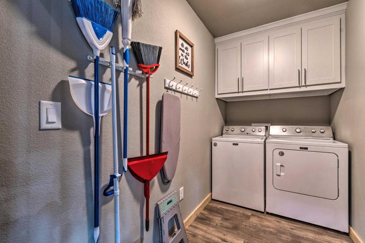 Upscale Riverfront Home With Beach And Fire Pit! Glenwood Esterno foto